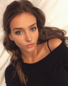 Rachel Cook AGE, Net Worth, Boyfriend, Family, Height & Bio