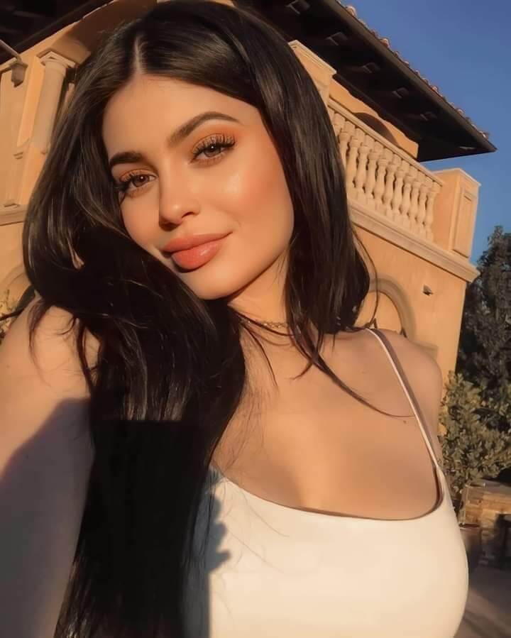 Kylie Jenner 8